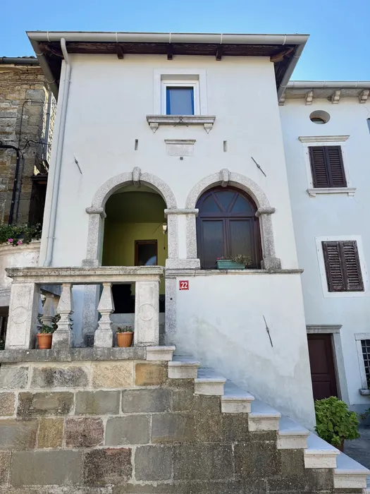 The arcaded end, and the steps up to it