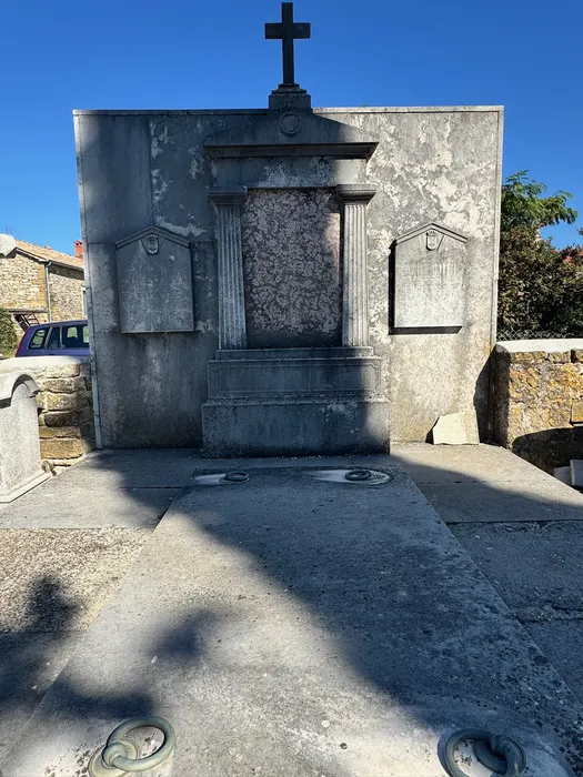 The family tomb at Gologorica