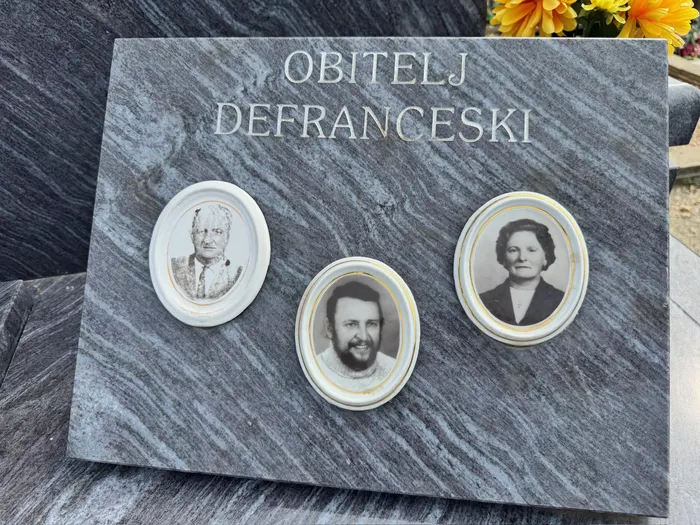 «OBITELJ DEFRANCESKI»